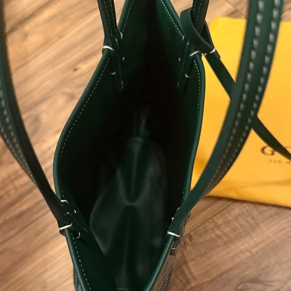 Anjou Mini - Picture 3 of 10